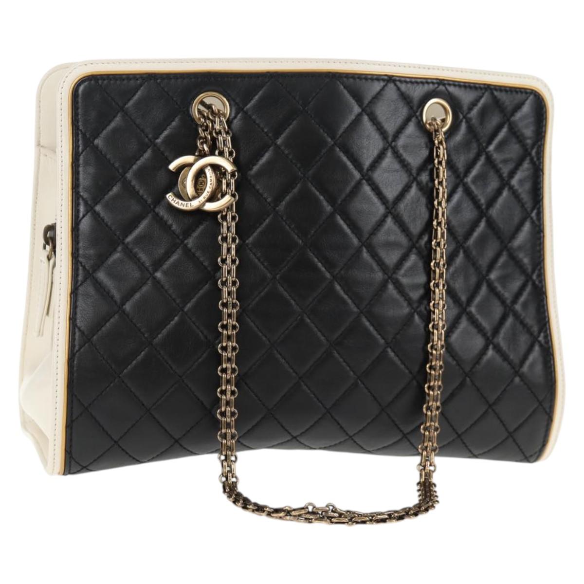 CHANEL マトラッセ チェーンショルダーバッグ レザー ブラック CC 正規