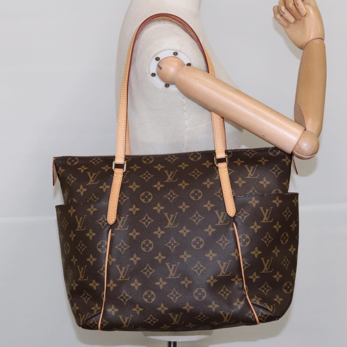 LOUIS VUITTON Monogram Totally MM Tote Bag M56689 LV Auth 92740SAV