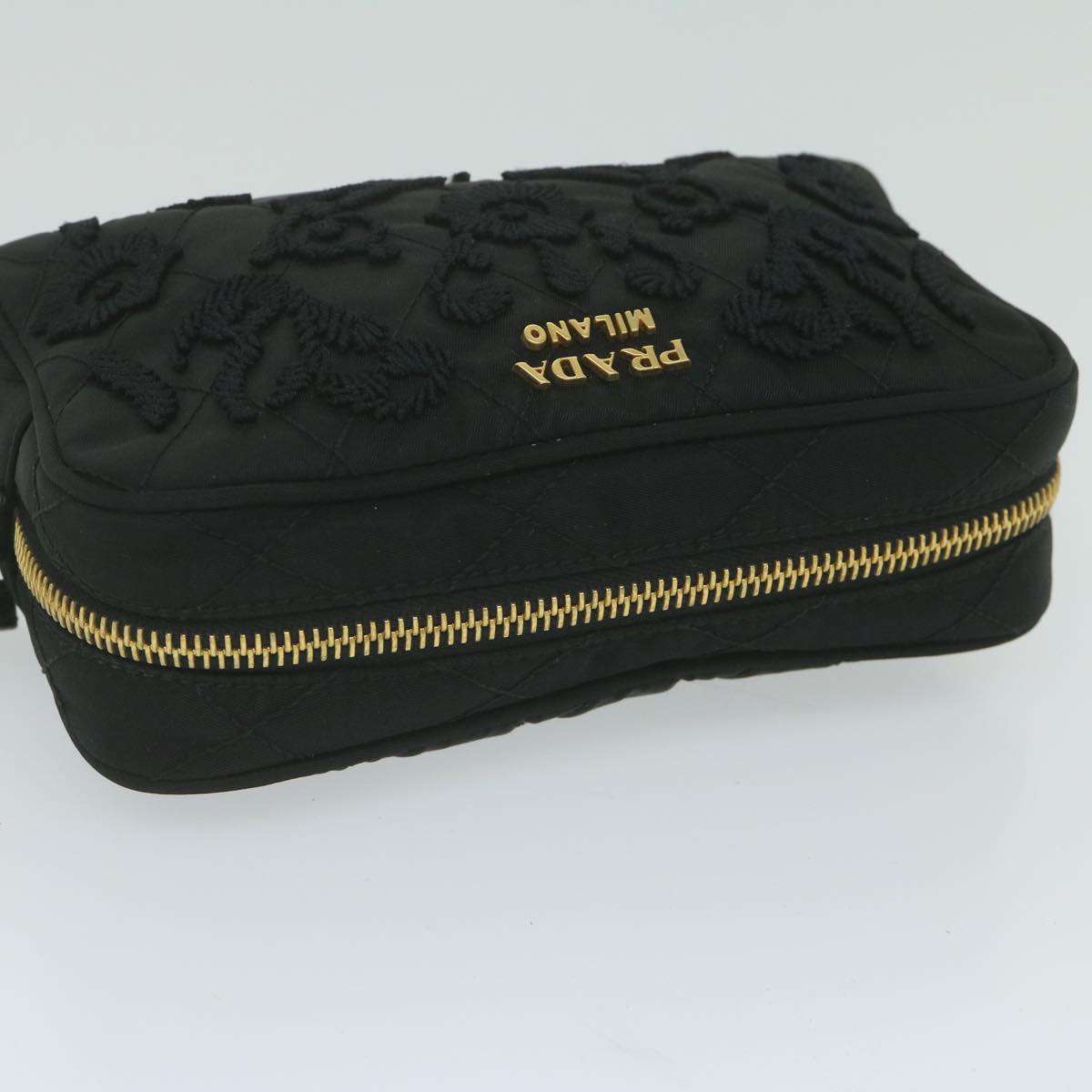 PRADA 刺繍ポーチ ナイロン ブラック 正規品 ac2598V – MixTHINKS