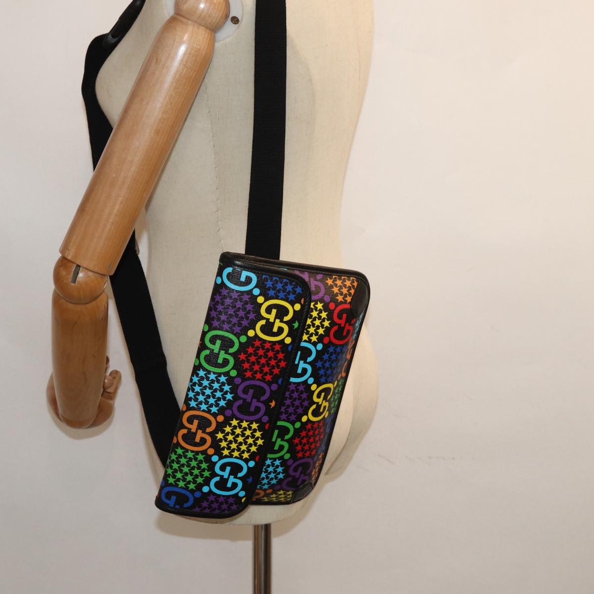 GUCCI GG サイケデリック ボディバッグ PVCレザー マルチカラー 598113