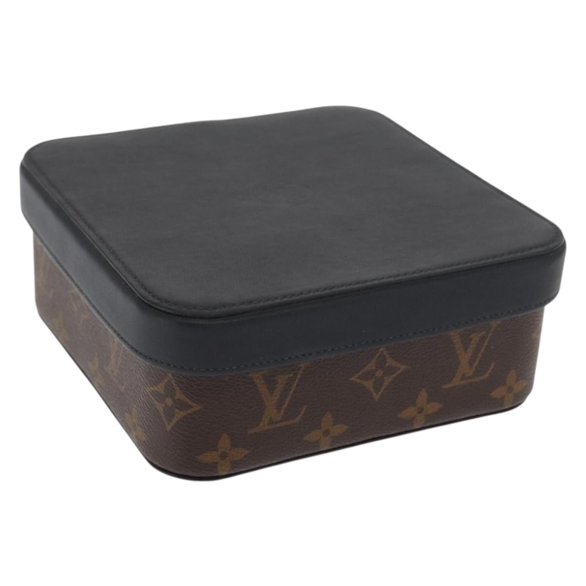LOUIS VUITTON – MixTHINKS